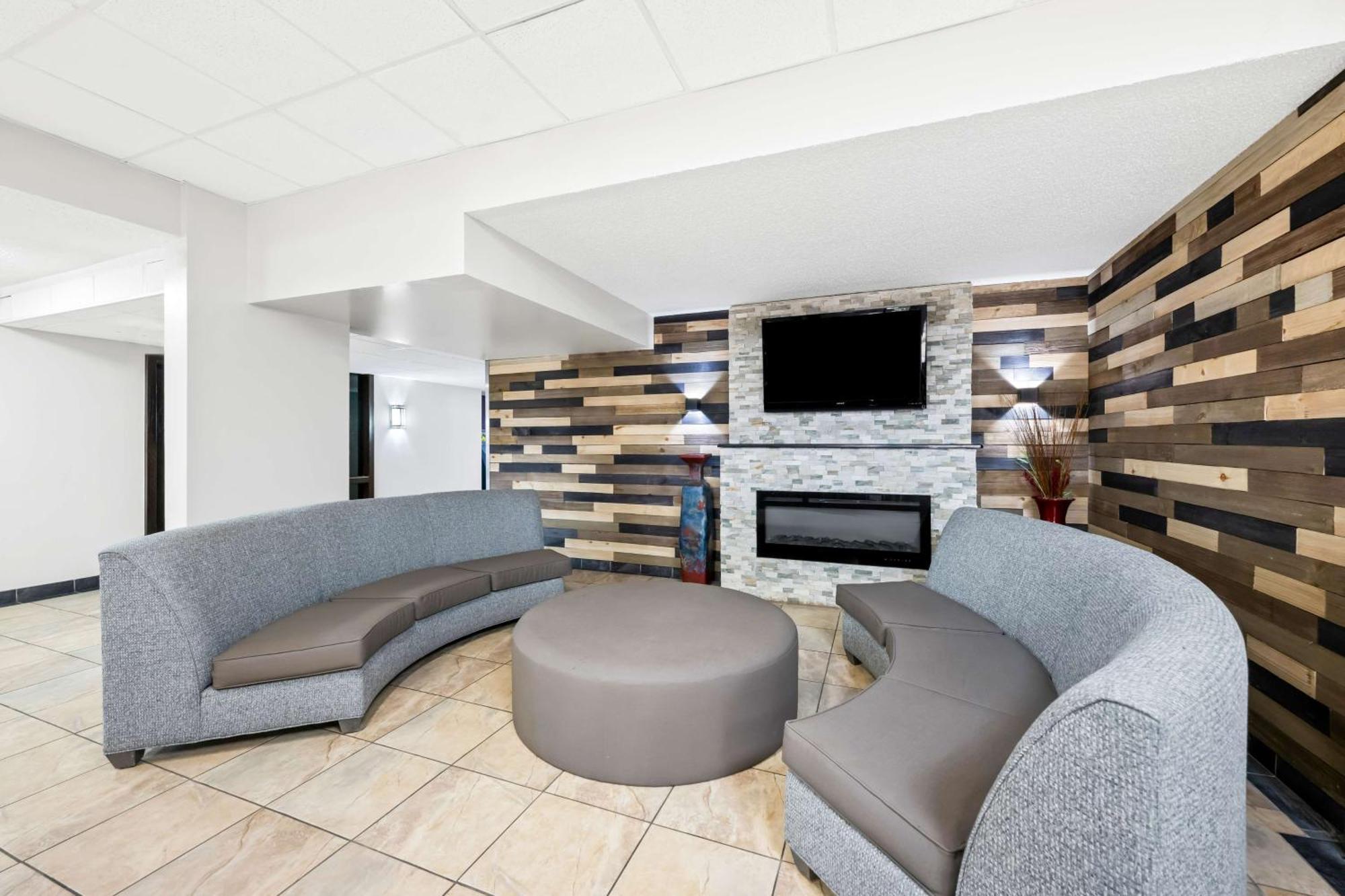 Surestay Plus Hotel By Best Western Lubbock Medical Center Экстерьер фото
