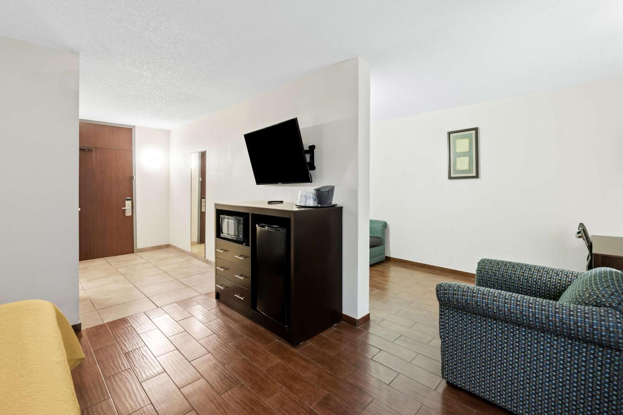 Surestay Plus Hotel By Best Western Lubbock Medical Center Экстерьер фото