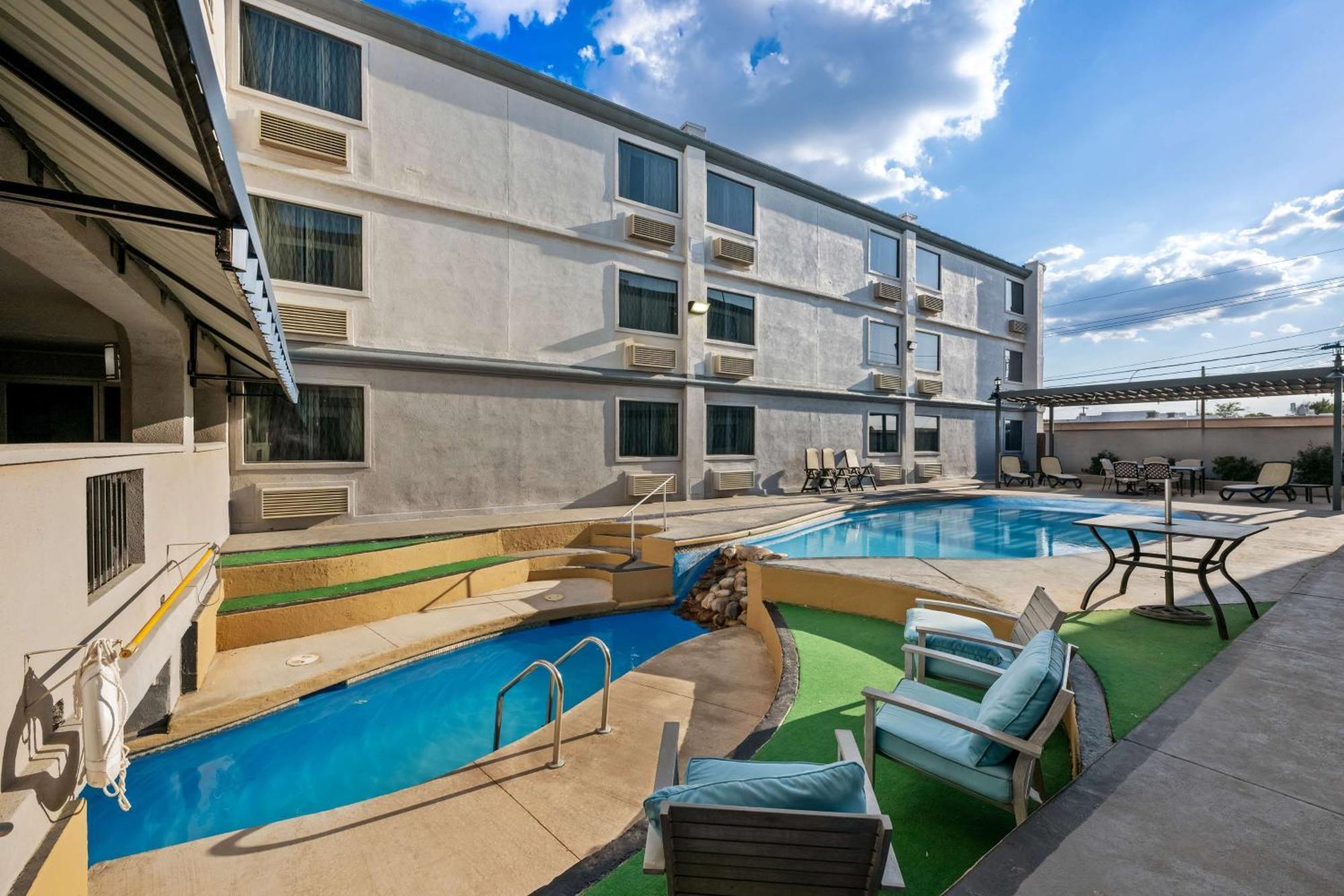 Surestay Plus Hotel By Best Western Lubbock Medical Center Экстерьер фото