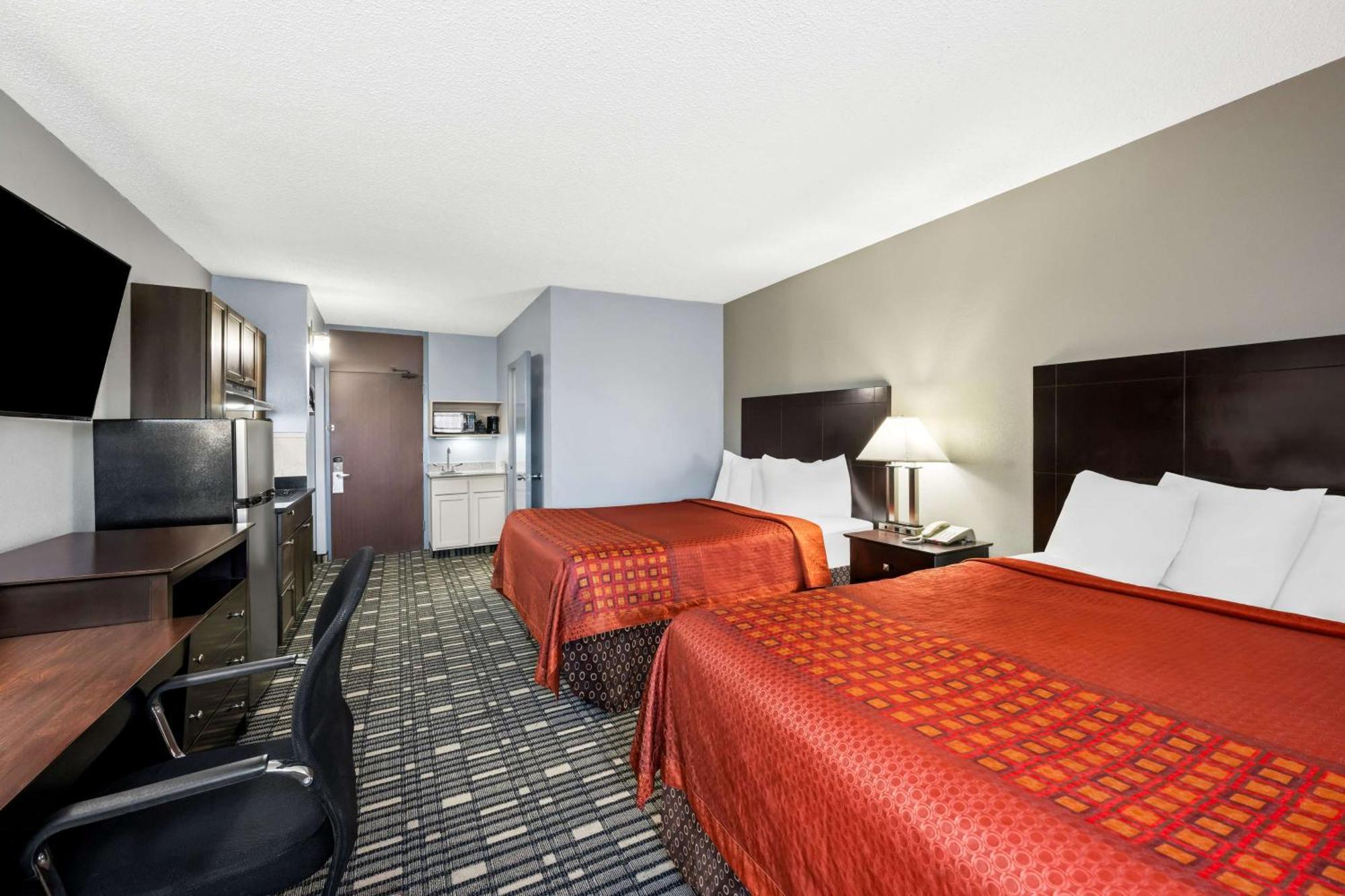 Surestay Plus Hotel By Best Western Lubbock Medical Center Экстерьер фото