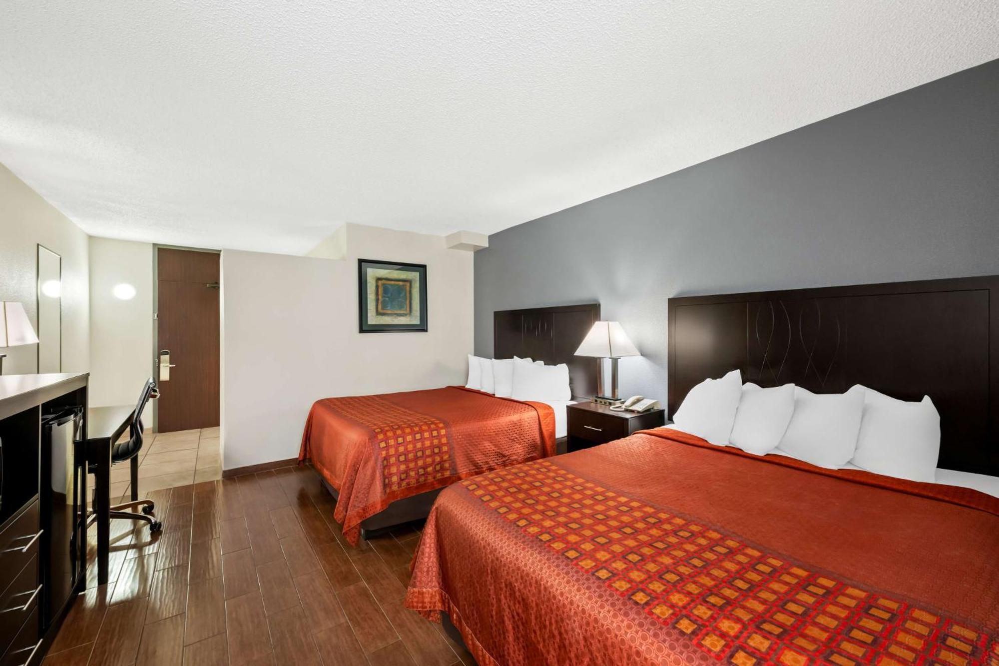 Surestay Plus Hotel By Best Western Lubbock Medical Center Экстерьер фото