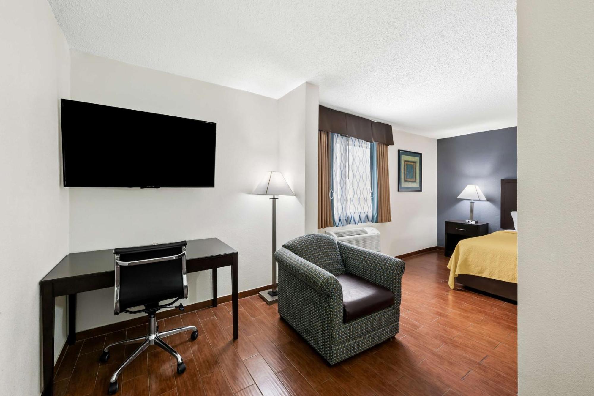 Surestay Plus Hotel By Best Western Lubbock Medical Center Экстерьер фото