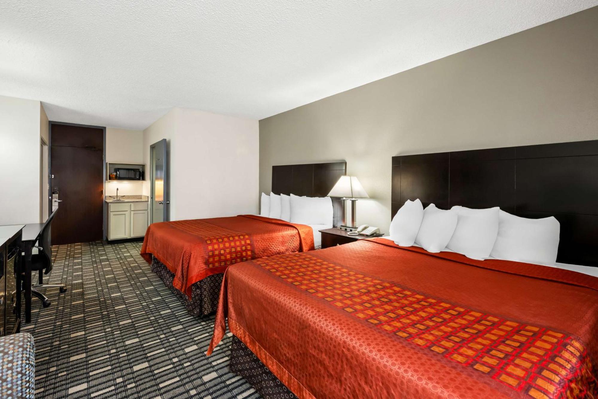 Surestay Plus Hotel By Best Western Lubbock Medical Center Экстерьер фото