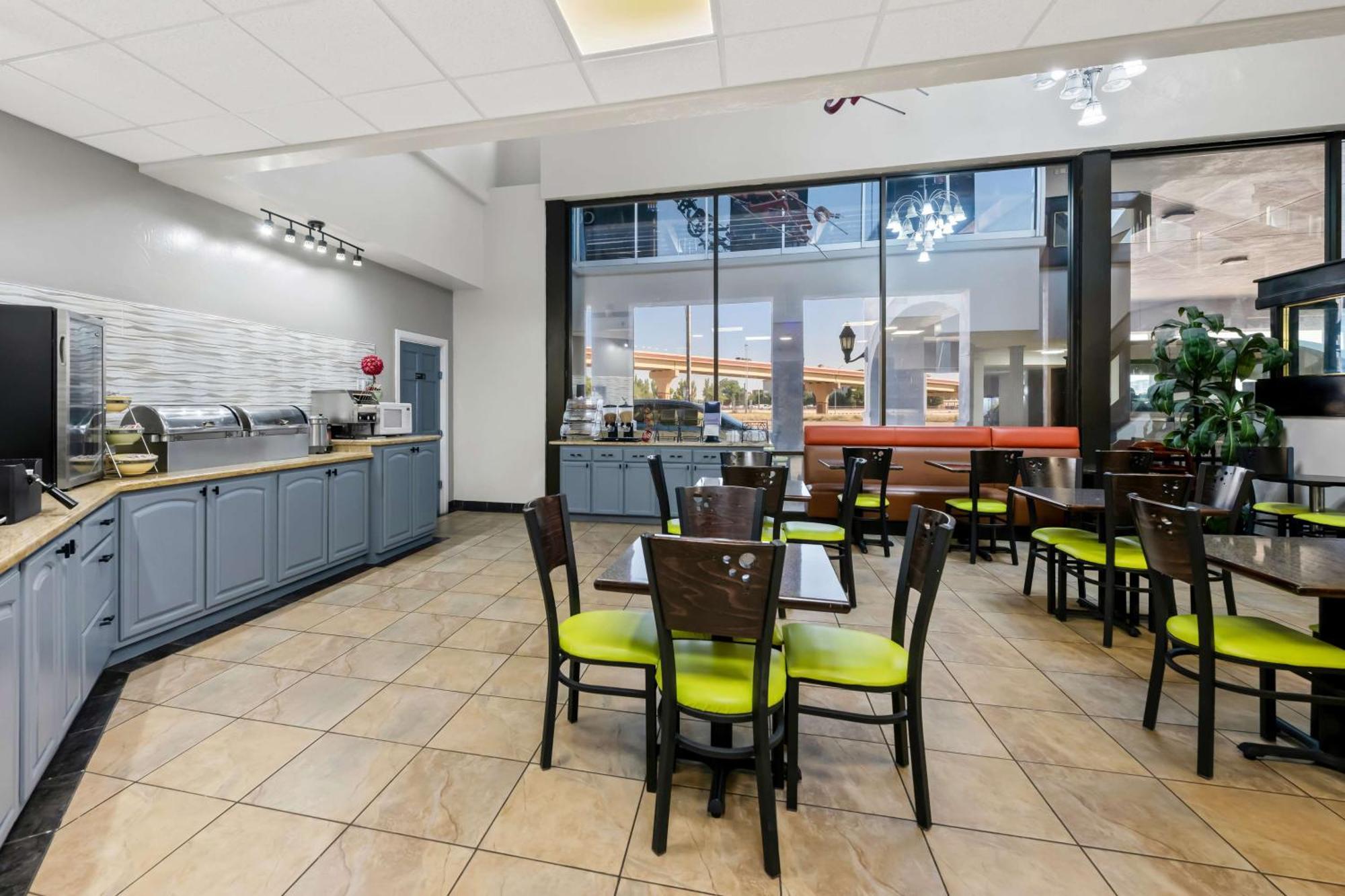 Surestay Plus Hotel By Best Western Lubbock Medical Center Экстерьер фото