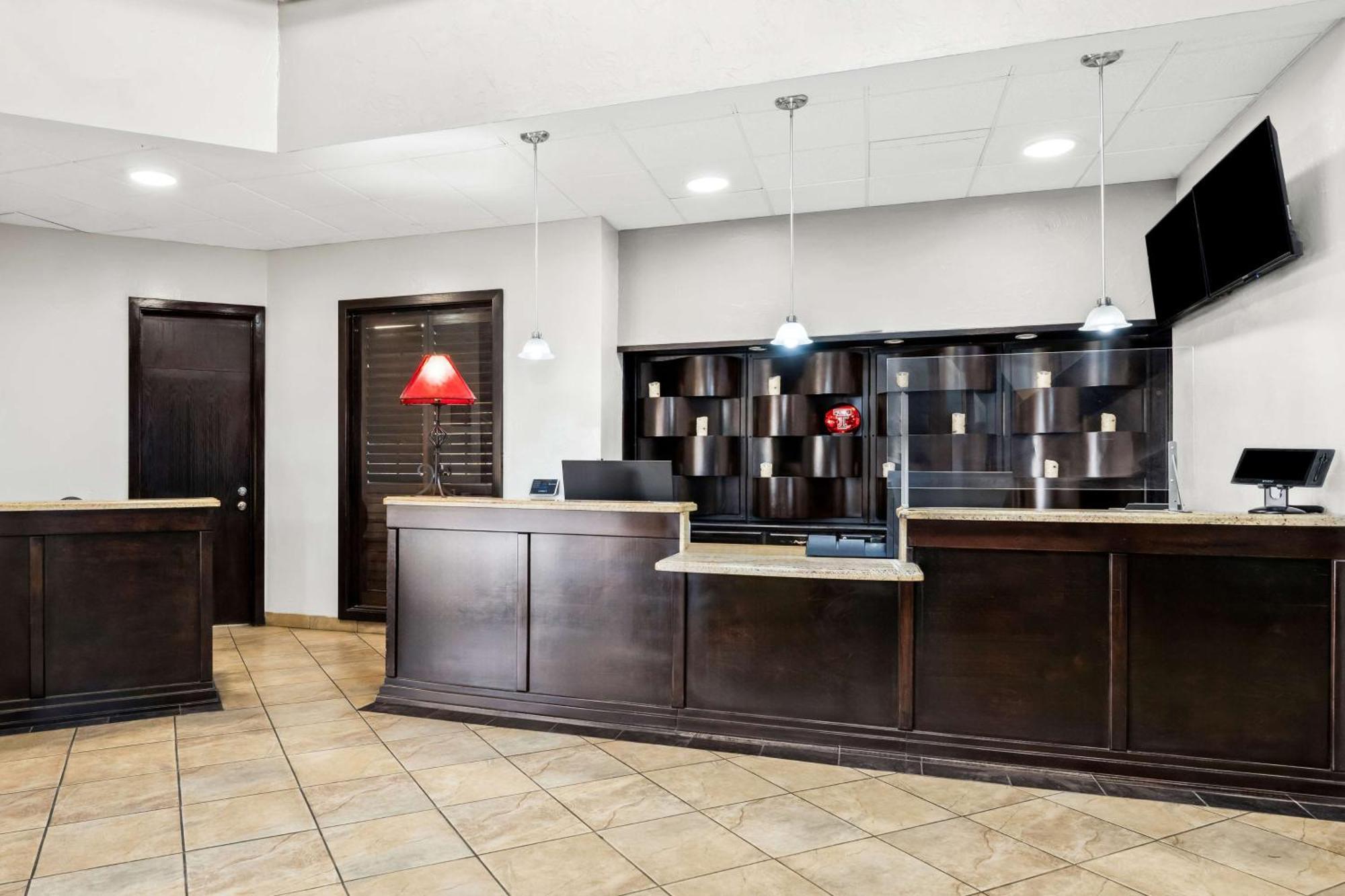 Surestay Plus Hotel By Best Western Lubbock Medical Center Экстерьер фото